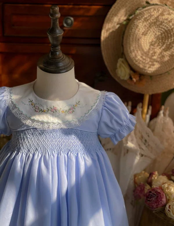⁦Girls' Classical Temperament In Summer Hand-made Embroidered Retro Princess Dress Short Sleeve Dress⁩ - الصورة ⁦4⁩