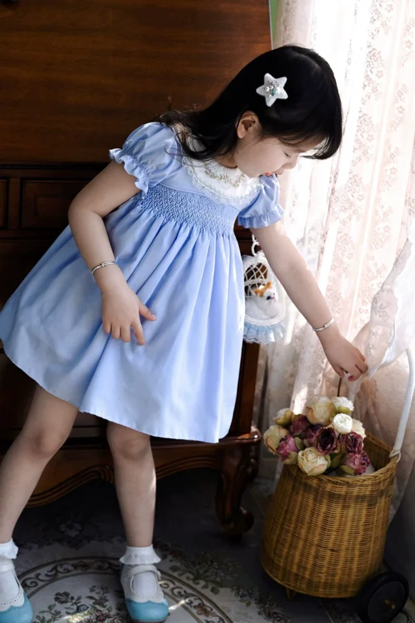 ⁦Girls' Classical Temperament In Summer Hand-made Embroidered Retro Princess Dress Short Sleeve Dress⁩ - الصورة ⁦3⁩