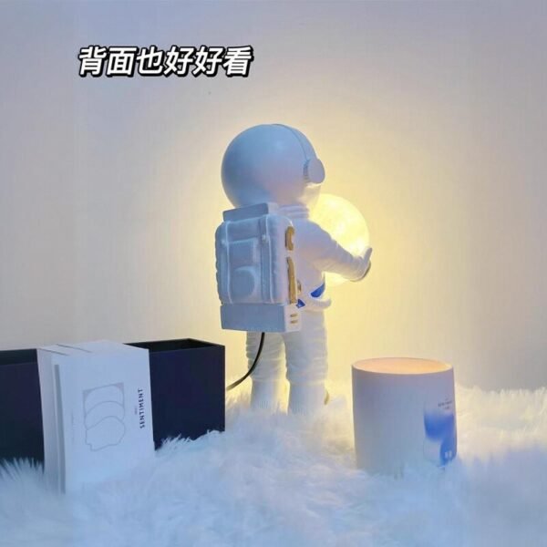 ⁦Children's Room Astronaut Table Lamp Boy Bedroom Moon Atmosphere Spaceman Night Light Creative Gift Bedside Lamp⁩ - الصورة ⁦4⁩