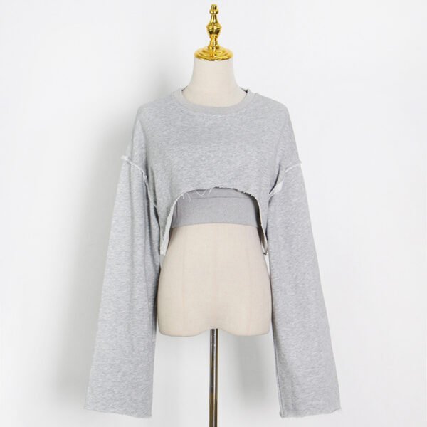 ⁦Casual Sweater Suit Women 2023 Fashion Pullover Long-sleeved Navel Sweater + Suspenders Straight-leg Wide-leg Pants Three-piece Set⁩ - الصورة ⁦3⁩